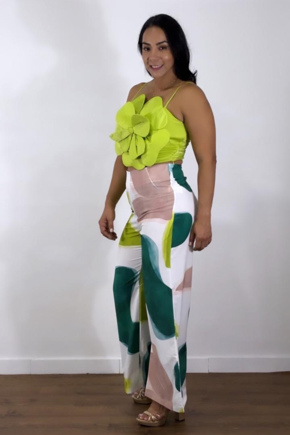BLUSA CROP TOP CON FLOR (1530CR)