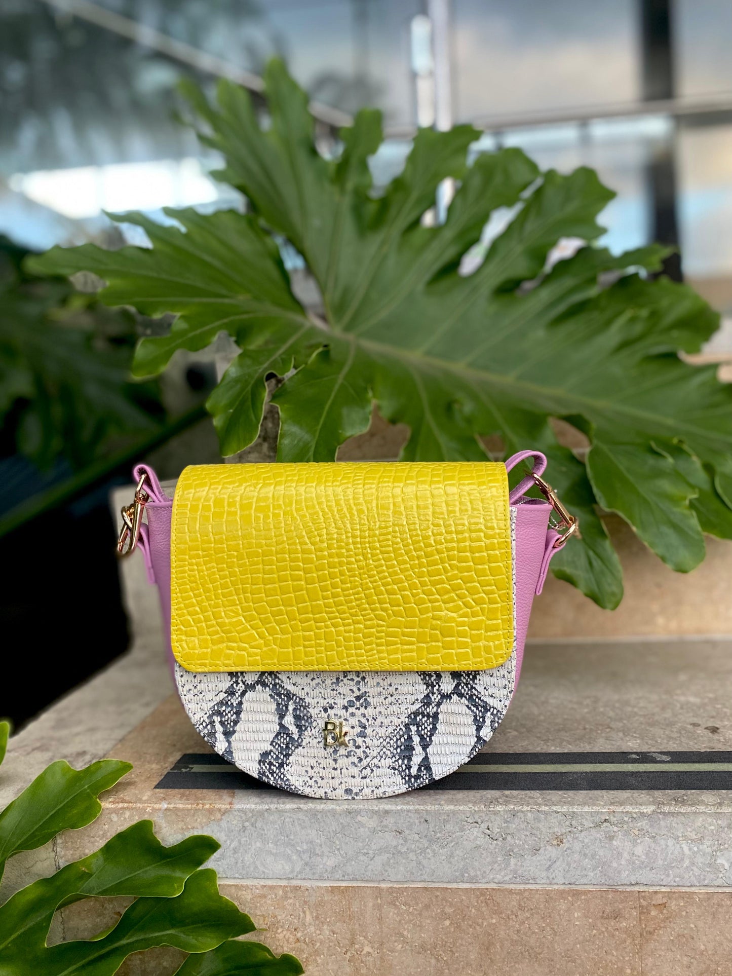 BOLSO MEDIA LUNA (AMBER)