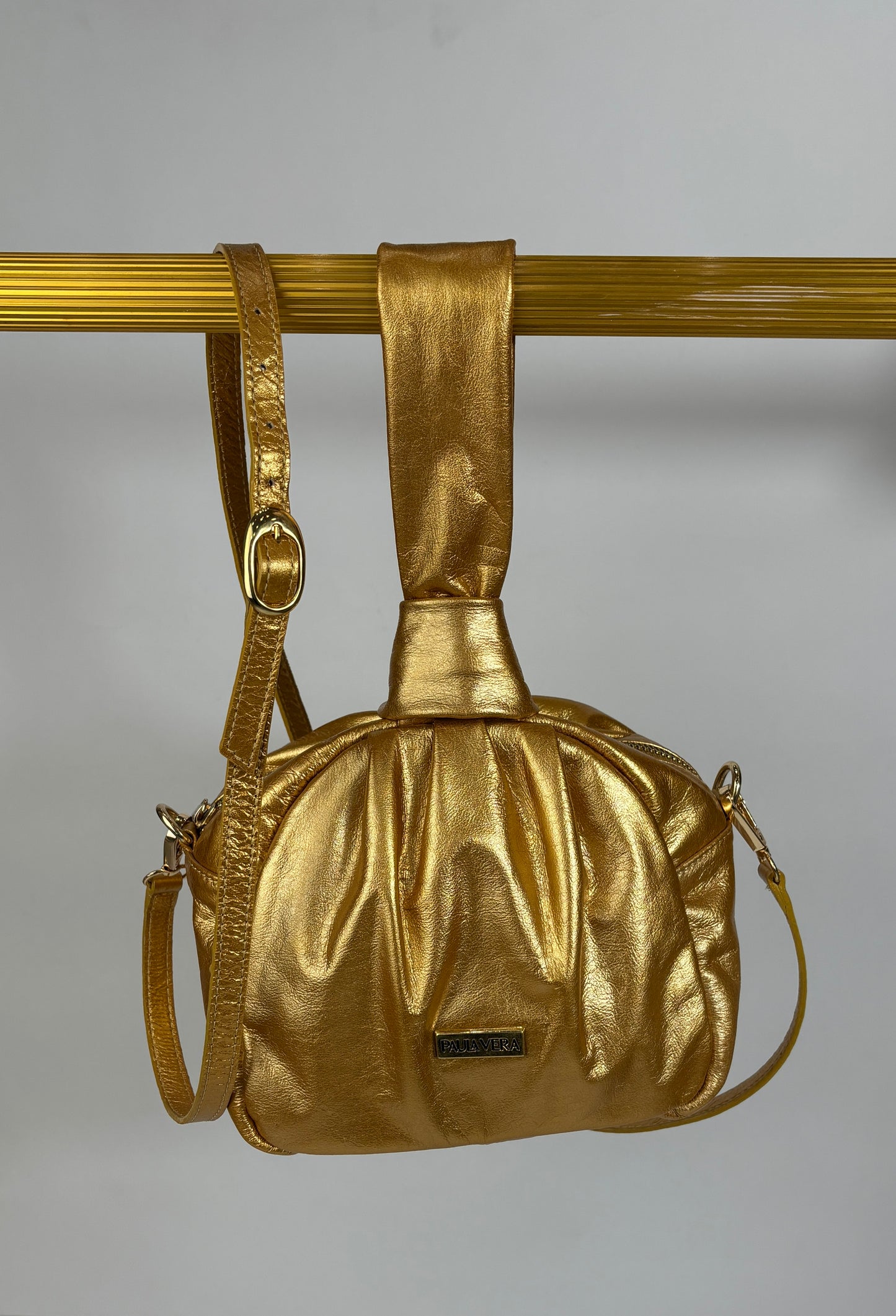 BOLSO CUERO DORADO (881)