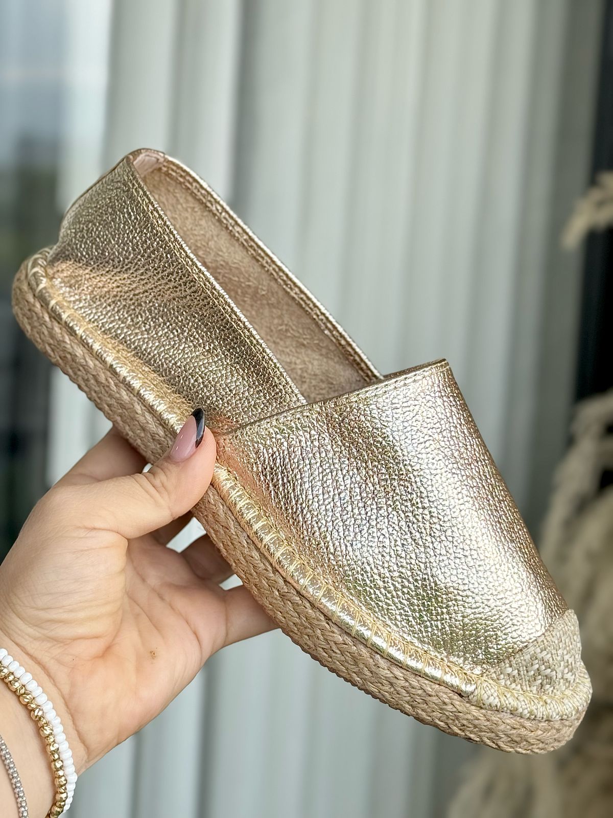 ESPADRILAS EN CUERO (D101)
